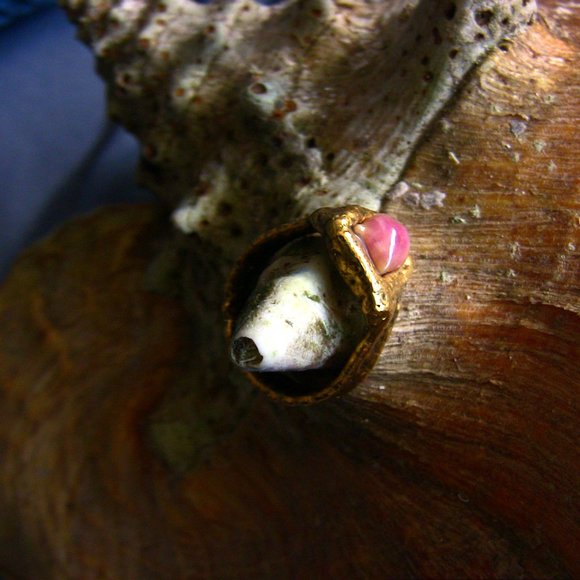 Conch Pearl ring in 24K pure gold - Picture 2 of 12